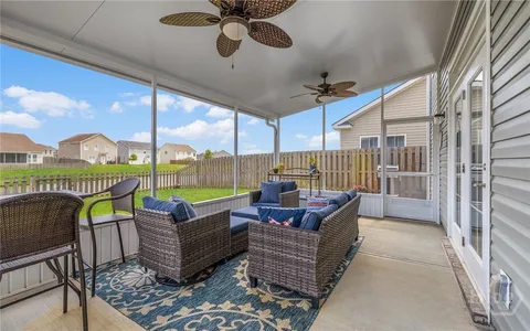 $389,900 | 238 Lake Pointe Drive, Savannah, GA 31407