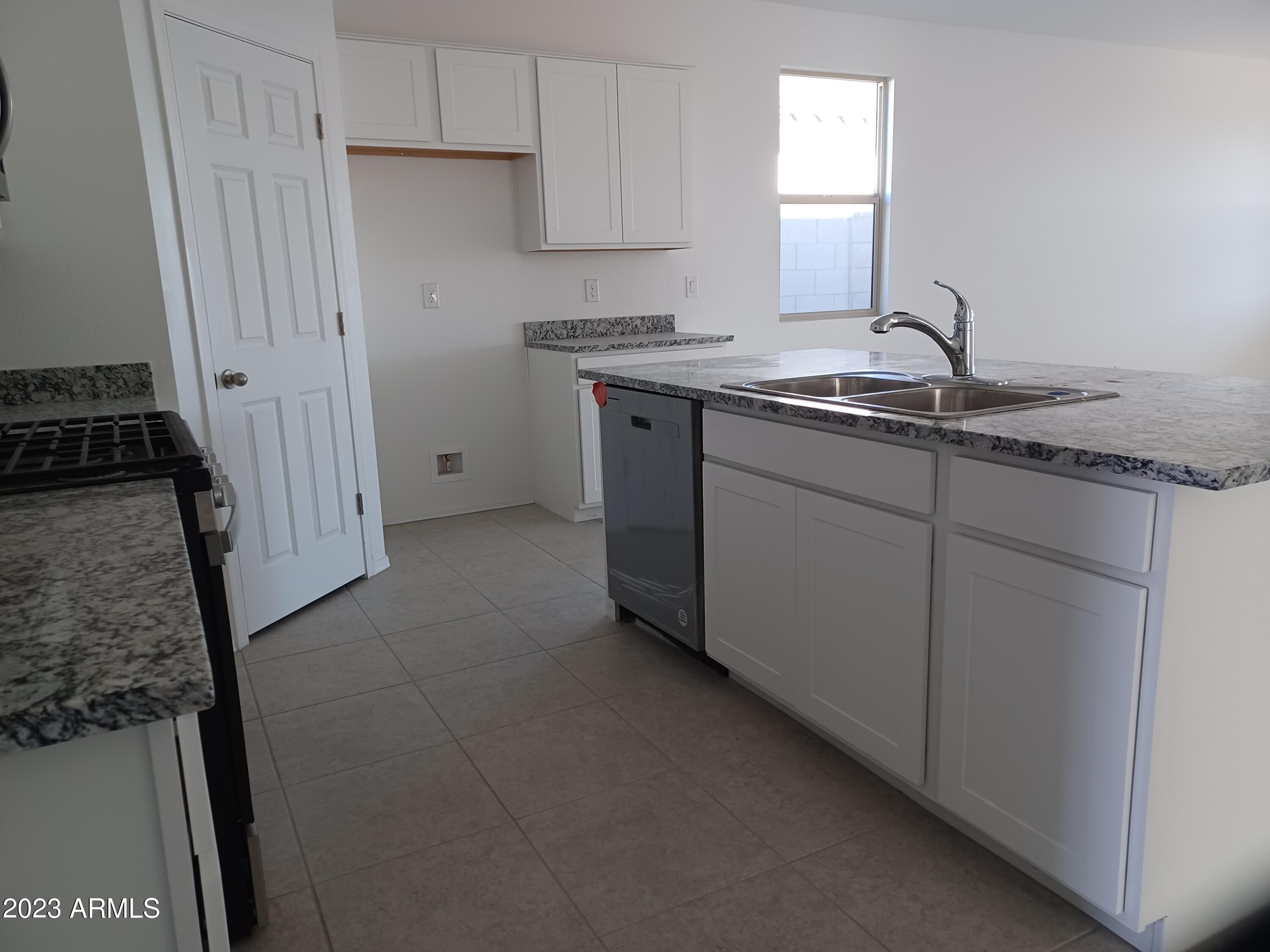 47489 West Cansados Road Maricopa, AZ 85139 - Photo 5 of 29 Lor 103 Kitchen Entry
