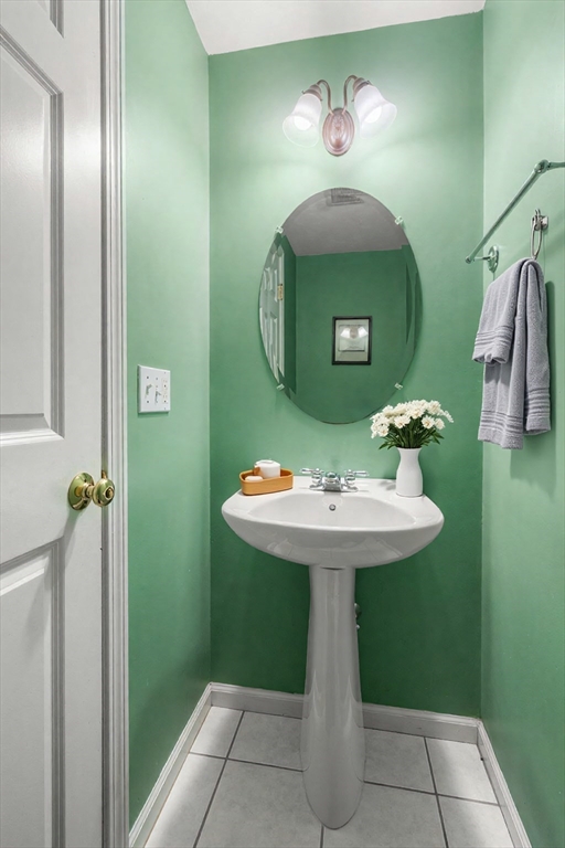 11 Brackett Road, Unit A Framingham, MA 01702 - Photo 9 of 25 Gallery Image 9