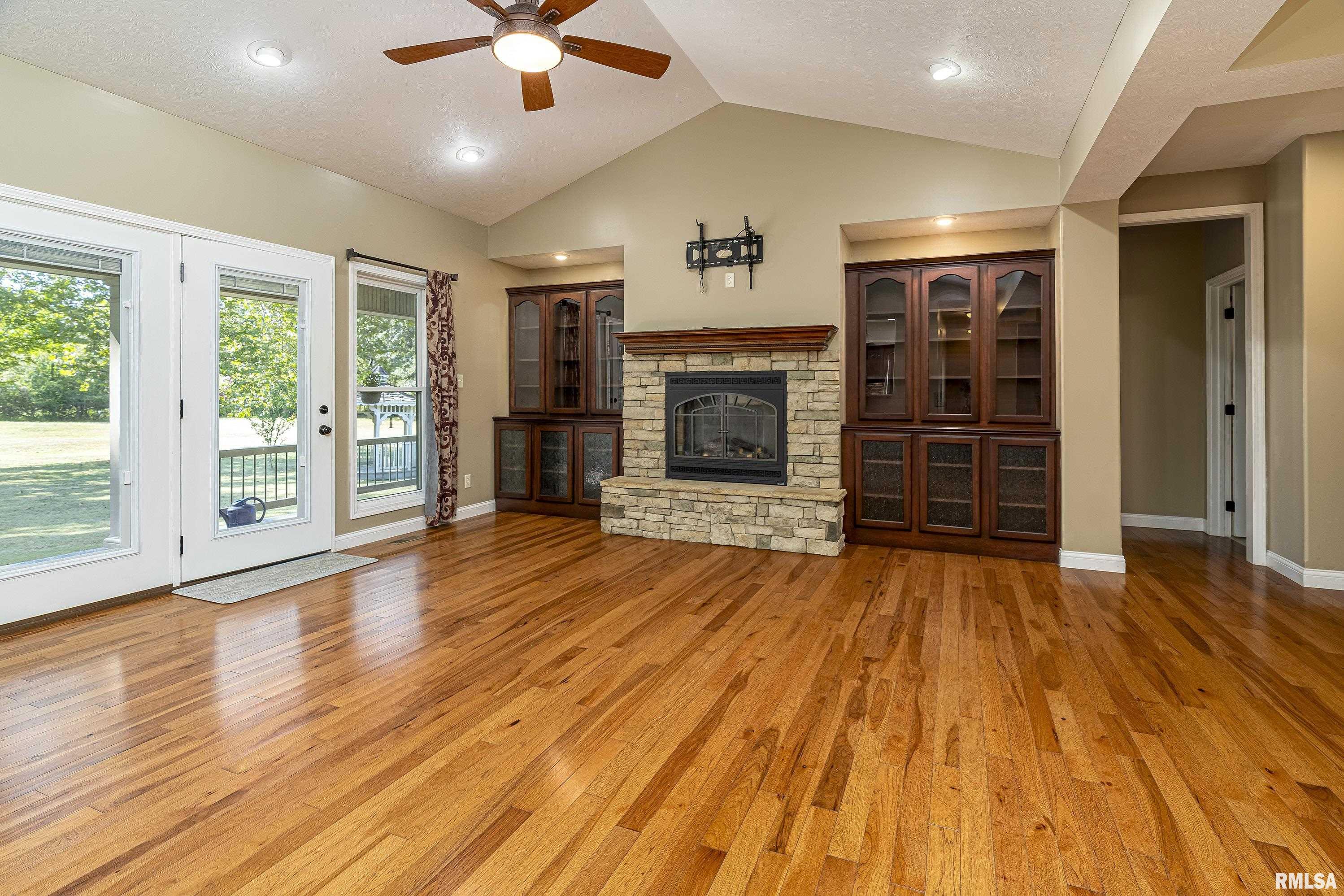 11261 Samuel Road Carterville, IL 62918 - Photo 8 of 41 Gallery Image 8
