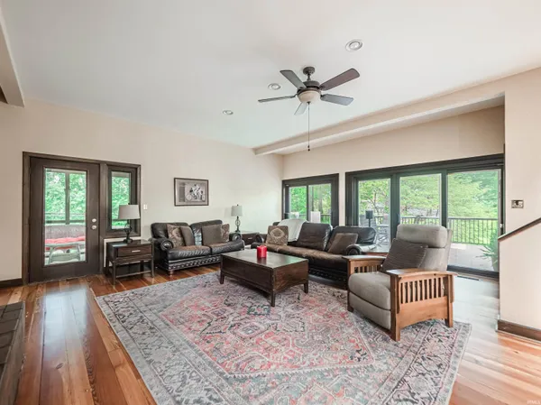 $715,000 | 535 South Boeke Road, Evansville, IN 47714
