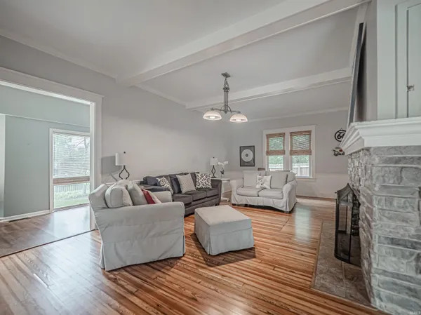 $715,000 | 535 South Boeke Road, Evansville, IN 47714