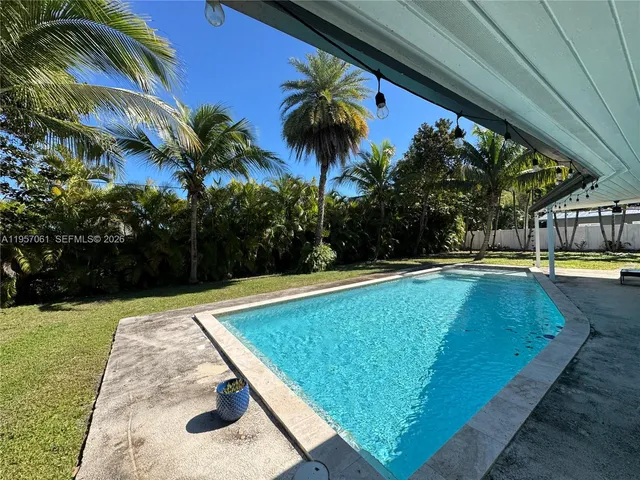 $7,500 | 13451 Southwest 74th Avenue, Unit 13451, Pinecrest, FL 33156