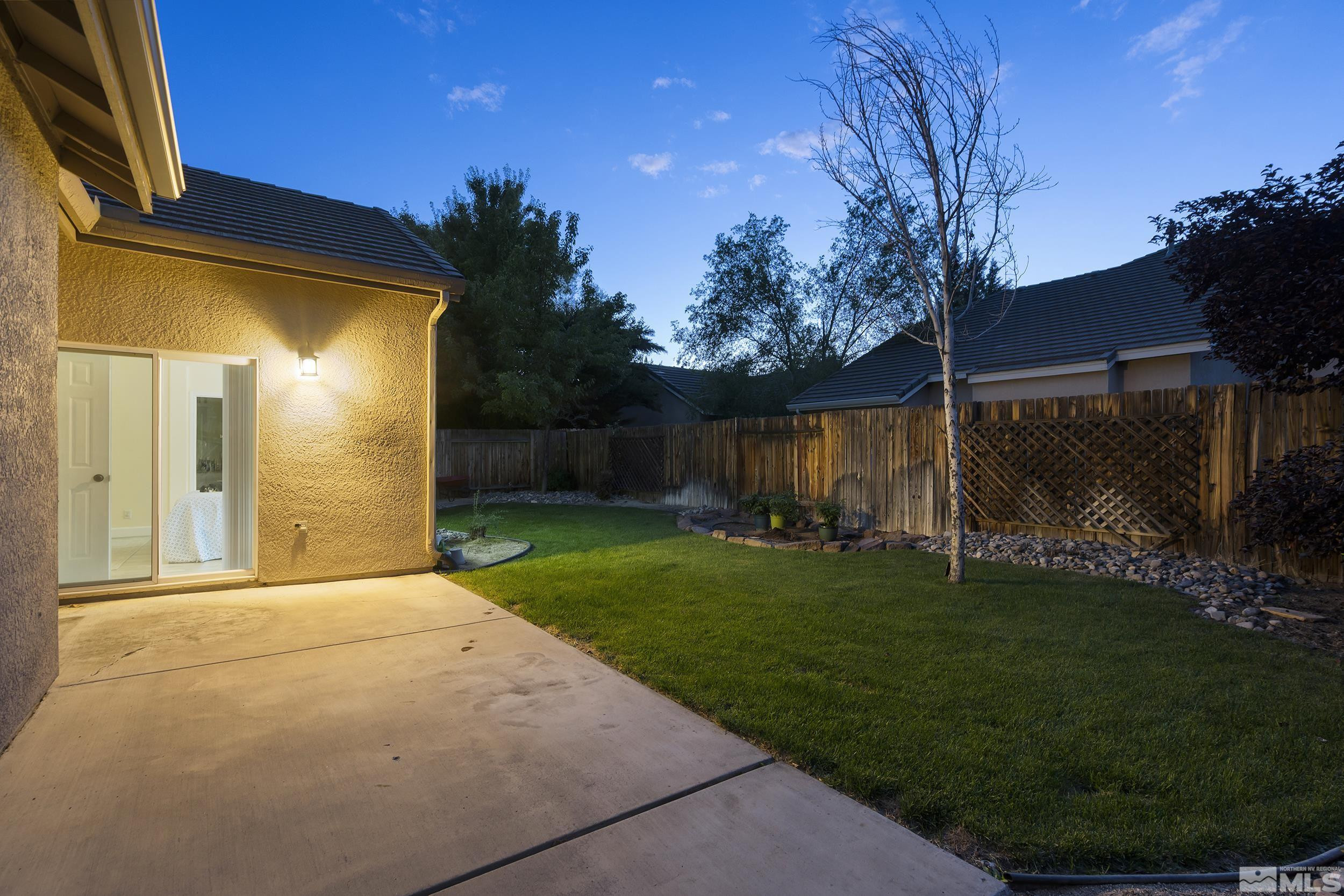 10245 Grizzly Hill Court Reno, NV 89521 - Photo 29 of 40 a view of a back yard of the house