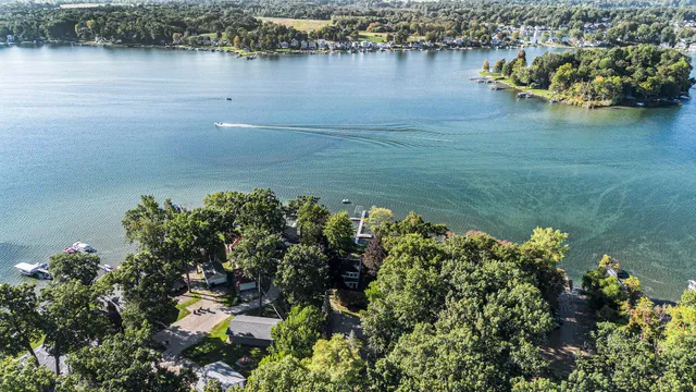 $1,349,000 | 31273 County Line Road, Dowagiac, MI 49047