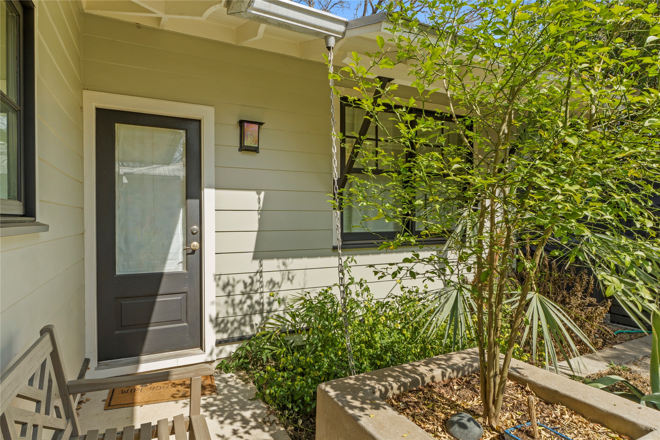 1706 West 10th Street Austin, TX 78703 - Photo 29 of 31 front view of a house with a yard