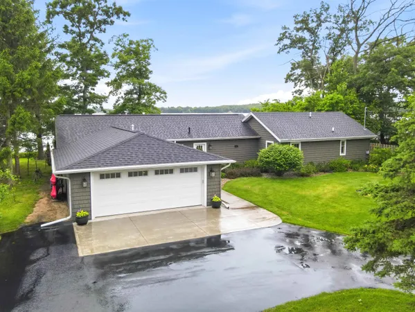 $889,900 | W6823 Chicago Avenue, Wautoma, WI 54982