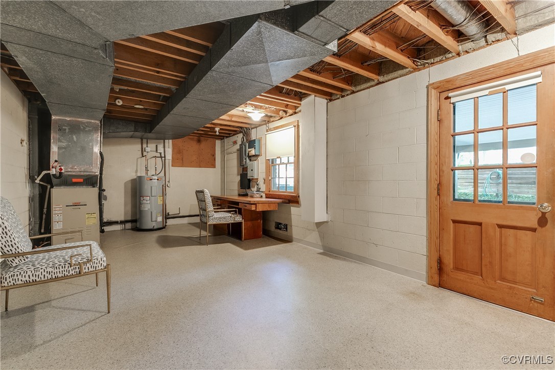 201 Wood Road Henrico, VA 23229 - Photo 31 of 40 a view of a livingroom with outdoor space