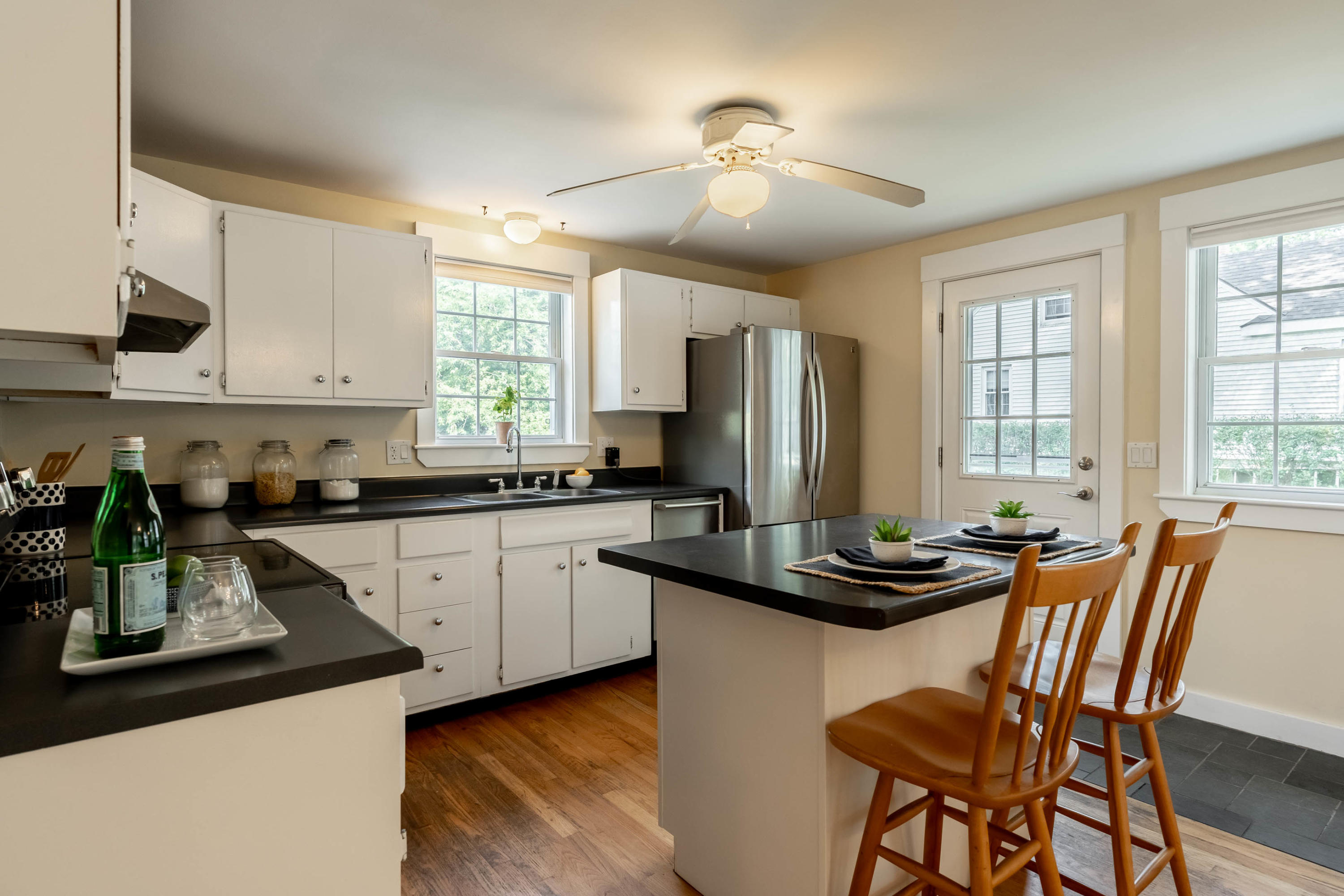 63 Fowler Road Cape Elizabeth, ME 04107 - Photo 15 of 54 3-Interior-10
