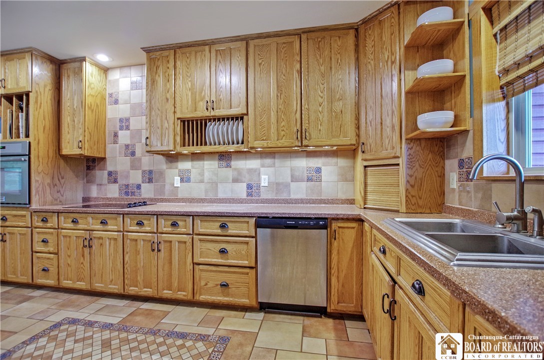 9717 Dye Road Villenova, NY 14062 - Photo 18 of 38