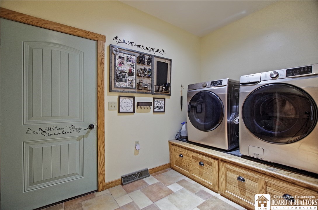 9717 Dye Road Villenova, NY 14062 - Photo 37 of 38