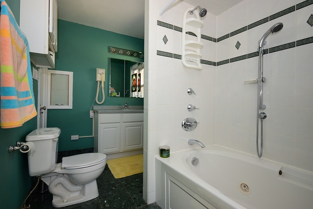 200 Gage Road Riverside, IL 60546 - Photo 17 of 25