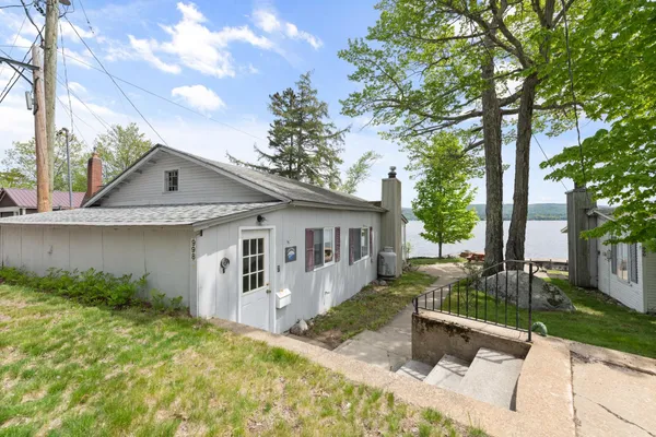 $1,595,000 | 998 West Shore Road, Bristol, NH 03222