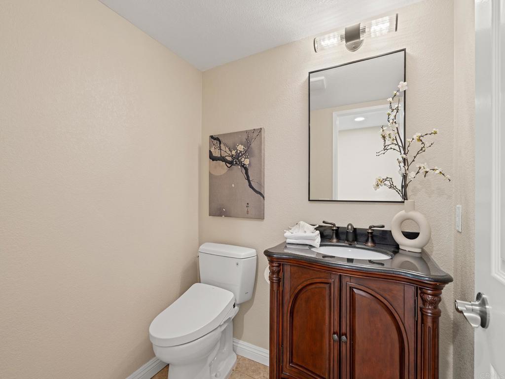 1661 Willowhaven Road Encinitas, CA 92024 - Photo 23 of 40 Powder Bath