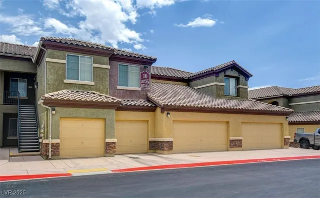$1,795 | 6868 Sky Pointe Drive, Unit 2036, Las Vegas, NV 89131