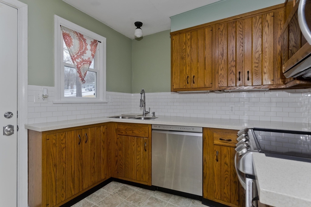 22 Brainard Road Wilbraham, MA 01095 - Photo 8 of 42 Gallery Image 8