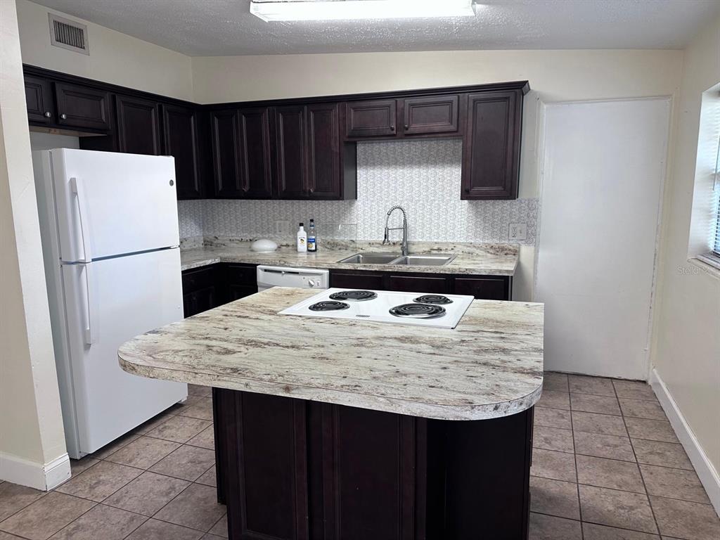 3412 Oranole Road Orlando, FL 32810 - Photo 7 of 19 Gallery Image 7