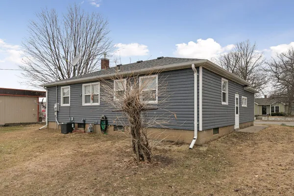 $248,900 | 118 Hiawatha Drive East, Wabasha, MN 55981