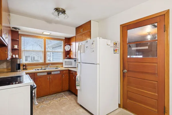 $248,900 | 118 Hiawatha Drive East, Wabasha, MN 55981