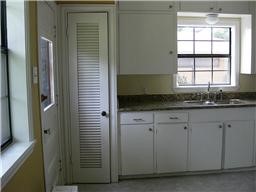 704 Sue Street Houston, TX 77009 - Photo 12 of 24