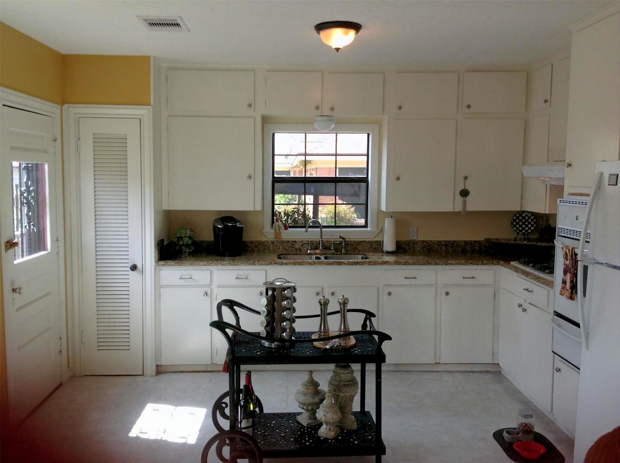 704 Sue Street Houston, TX 77009 - Photo 10 of 24