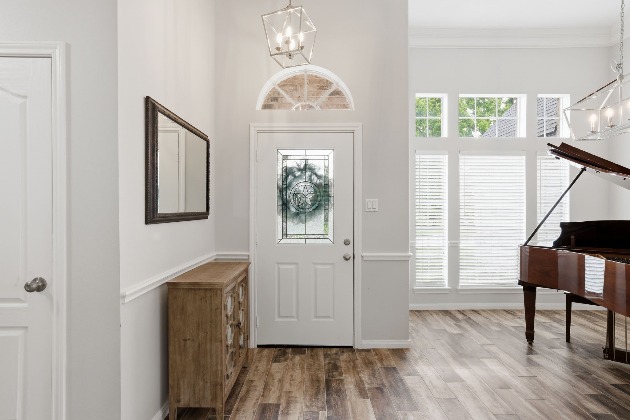 21703 Windsor Castle Drive Spring, TX 77388 - Photo 2 of 20 Elegant with lots of natural light