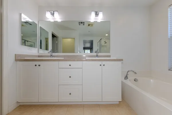 $4,000 | 678 Americana Drive, Fullerton, CA 92832