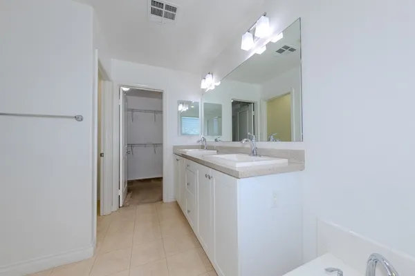 $4,000 | 678 Americana Drive, Fullerton, CA 92832