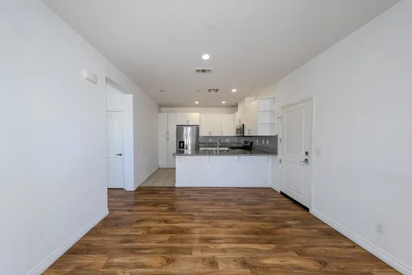 $4,000 | 678 Americana Drive, Fullerton, CA 92832