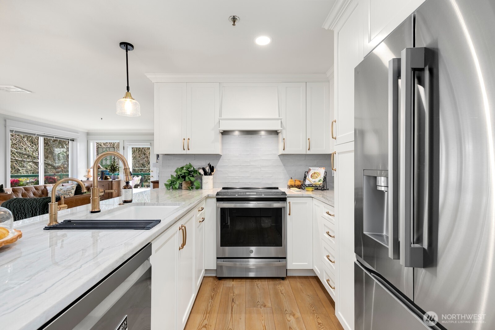 609 7th Avenue North, Unit B304 Edmonds, WA 98020 - Photo 6 of 26