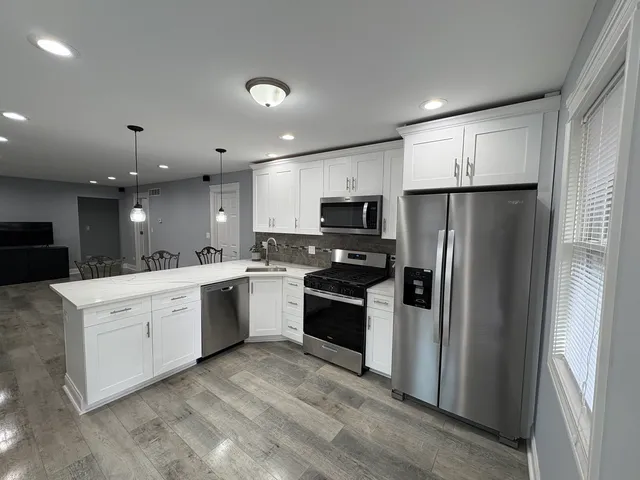 $460,000 | 5517 Essex Road, Lisle, IL 60532