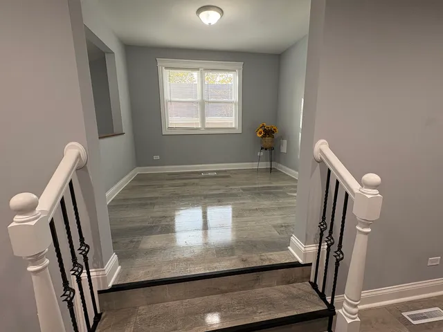 $460,000 | 5517 Essex Road, Lisle, IL 60532