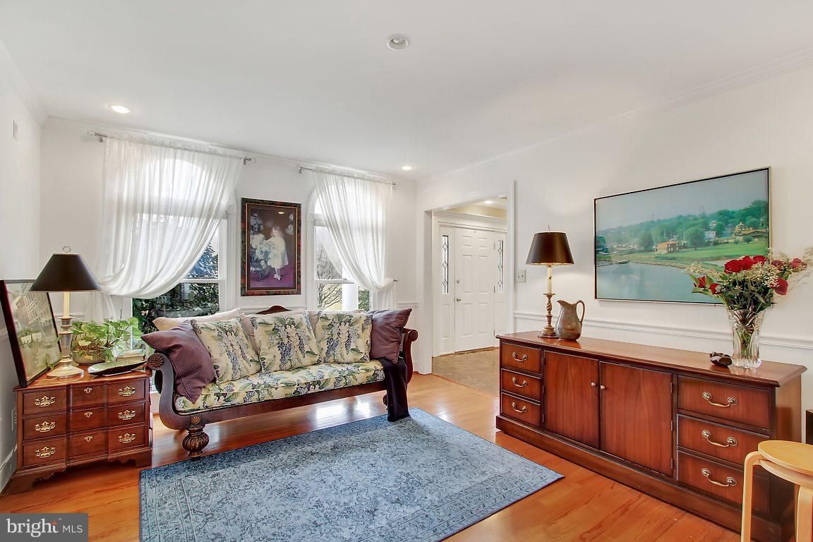 2090 Chapel Road Havre de Grace, MD 21078 - Photo 20 of 29 a living room with furniture and a flat screen tv