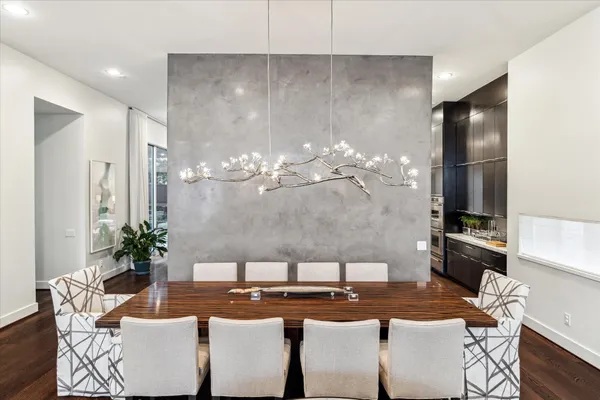 $2,195,000 | 2211 Avalon Place, Houston, TX 77019