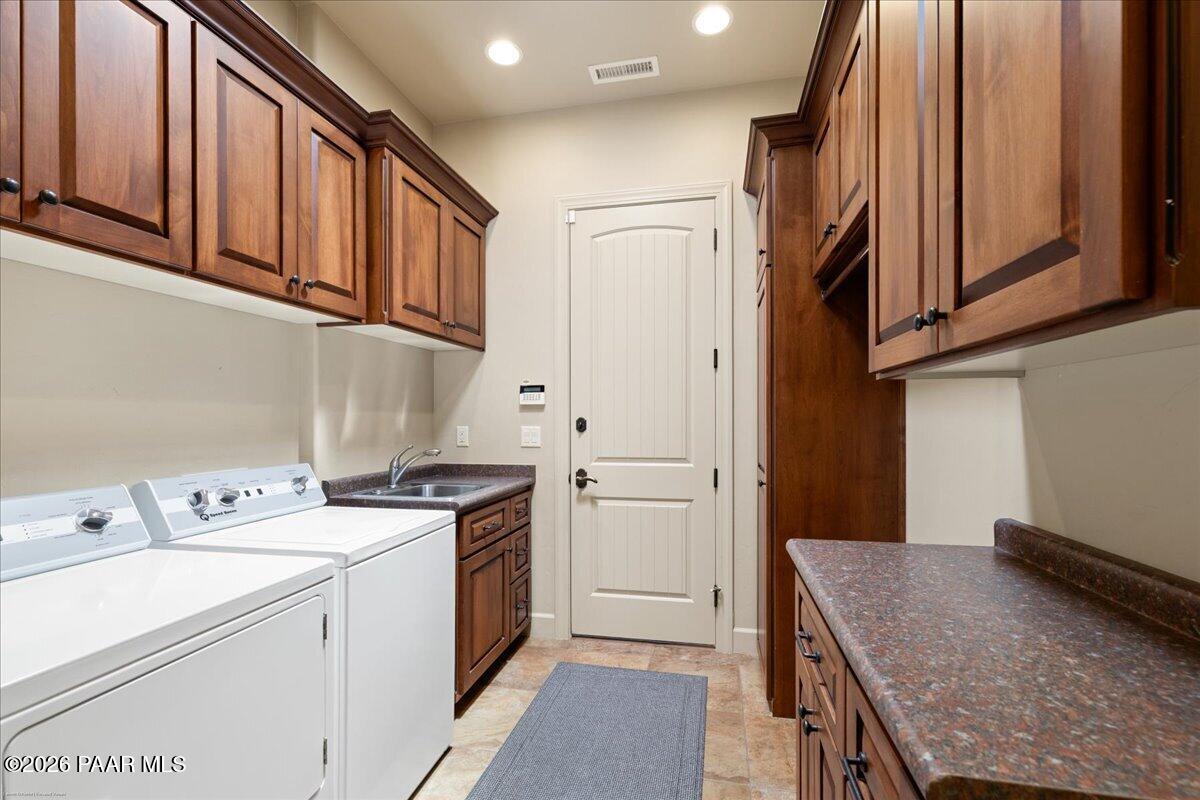 1660 Stable Rock Road Prescott, AZ 86303 - Photo 23 of 44 24-Laundry
