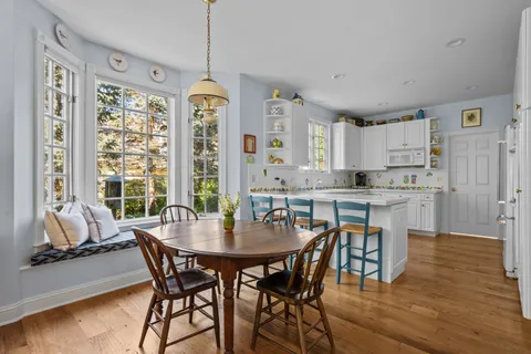 $1,195,000 | 1845 West North Pond Lane, Lake Forest, IL 60045