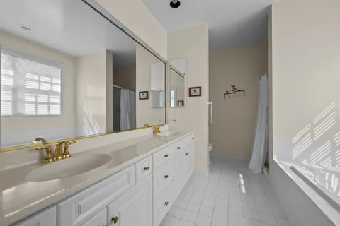 $1,195,000 | 1845 West North Pond Lane, Lake Forest, IL 60045