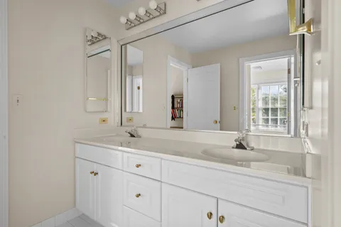 $1,195,000 | 1845 West North Pond Lane, Lake Forest, IL 60045