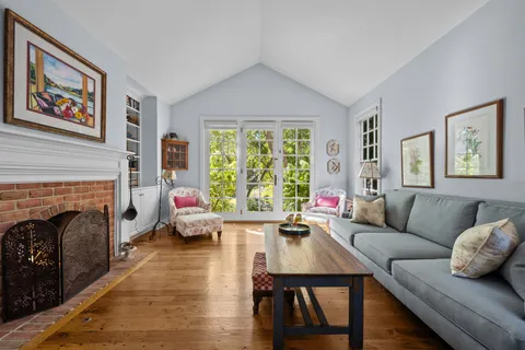 $1,195,000 | 1845 West North Pond Lane, Lake Forest, IL 60045