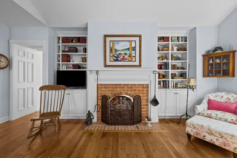 $1,195,000 | 1845 West North Pond Lane, Lake Forest, IL 60045