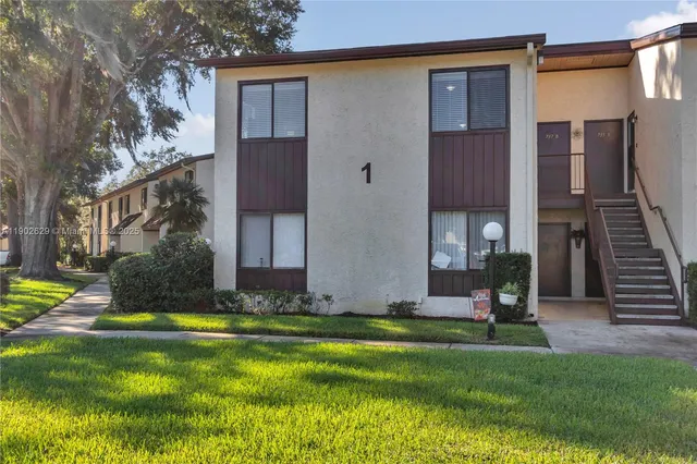 a view of outdoor space yard and porch
