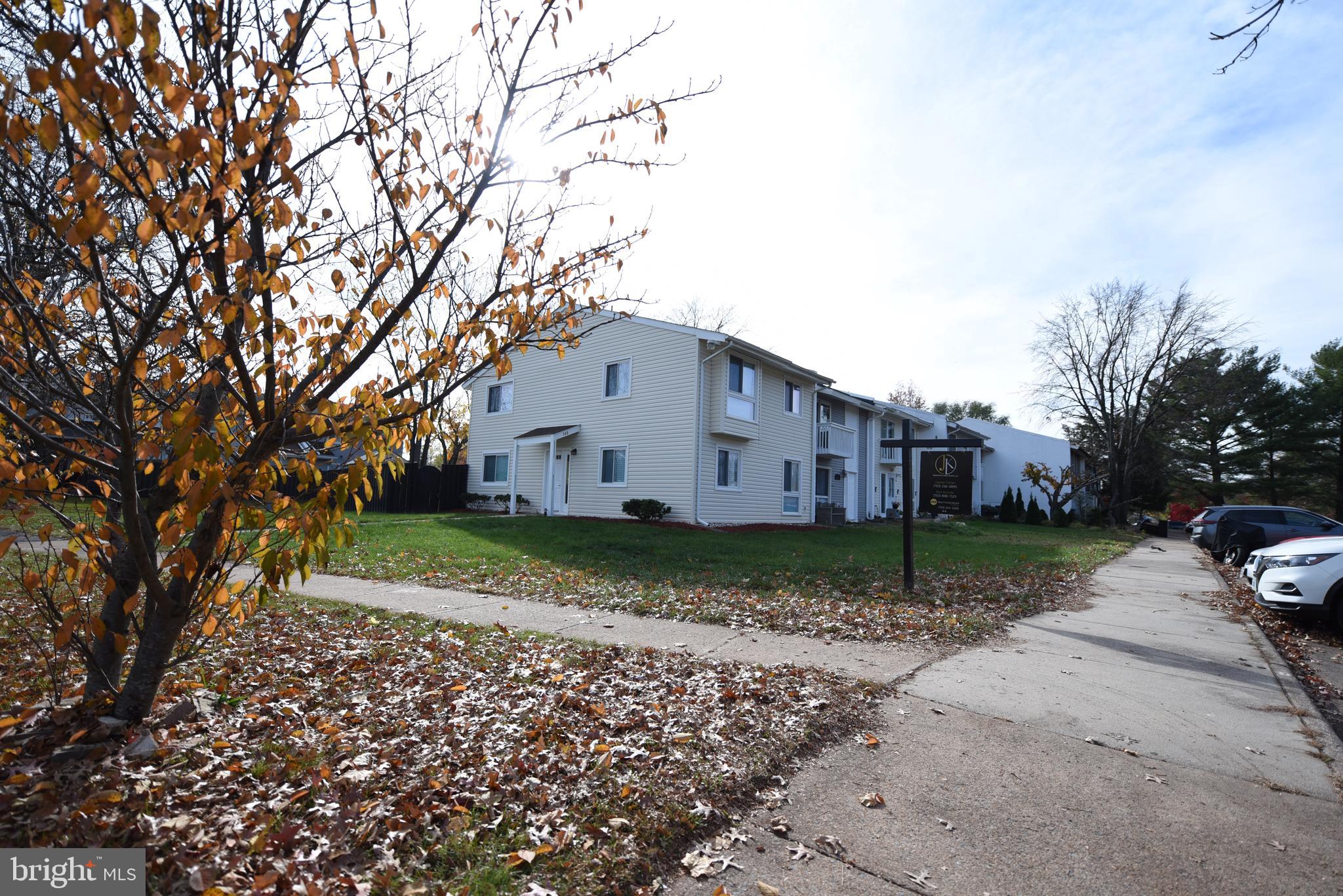 140 North Cottage Road Sterling, VA 20164 - Photo 4 of 56 Gallery Image 4