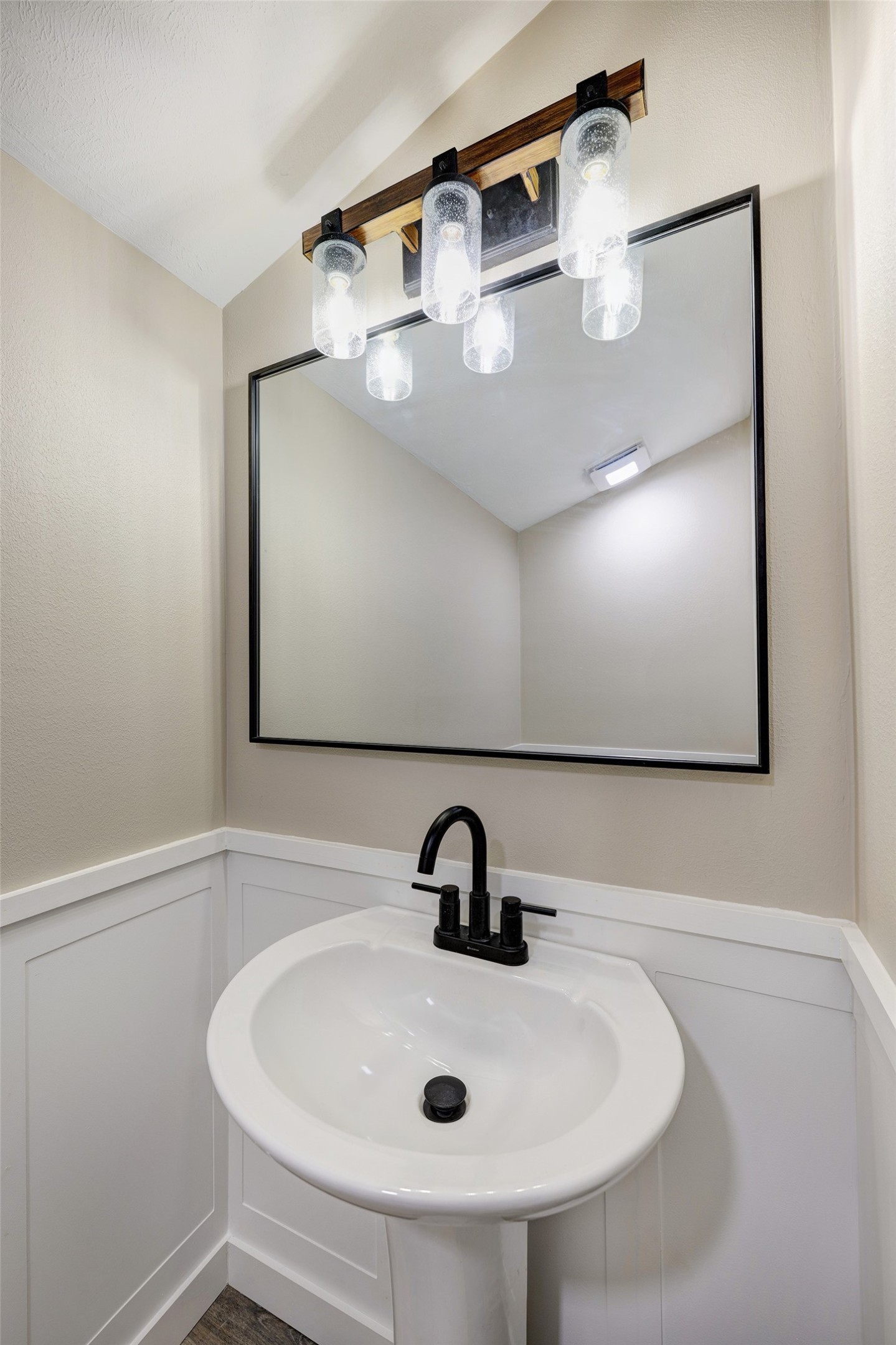1911 North Red Cedar Circle Spring, TX 77380 - Photo 8 of 9 a close view of sink