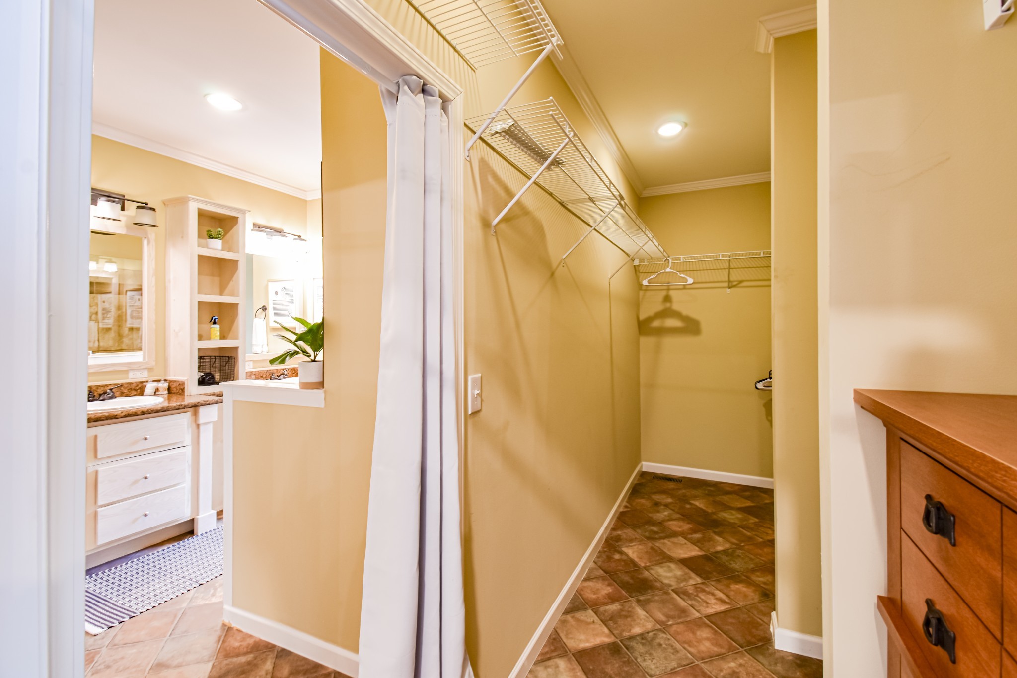 920 Mason Bates Bend Road Centerville, TN 37033 - Photo 21 of 44 a bathroom with a granite countertop shower mirror and a sink