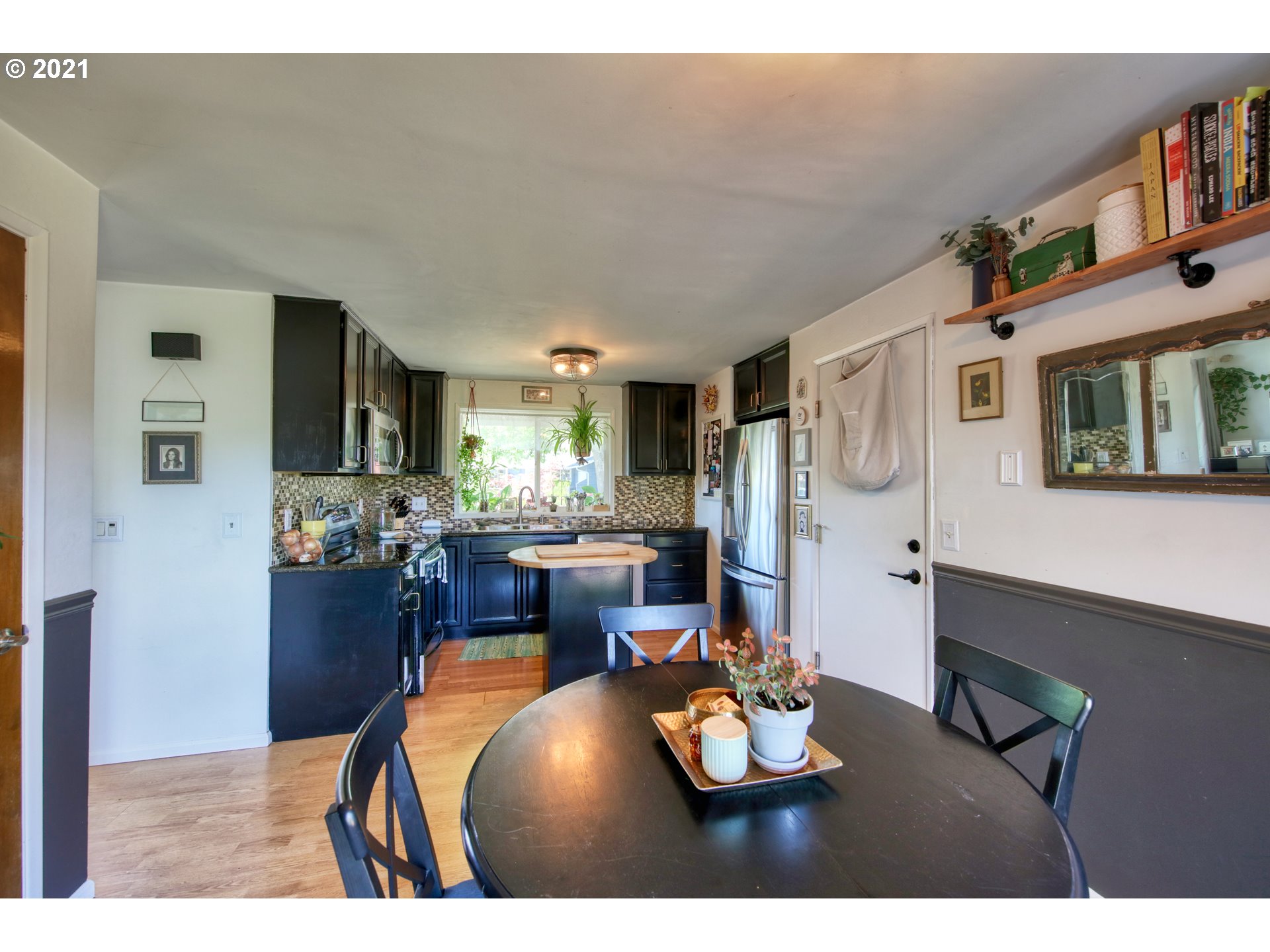 475 Panda Loop Eugene, OR 97401 - Photo 14 of 31 Gallery Image 14