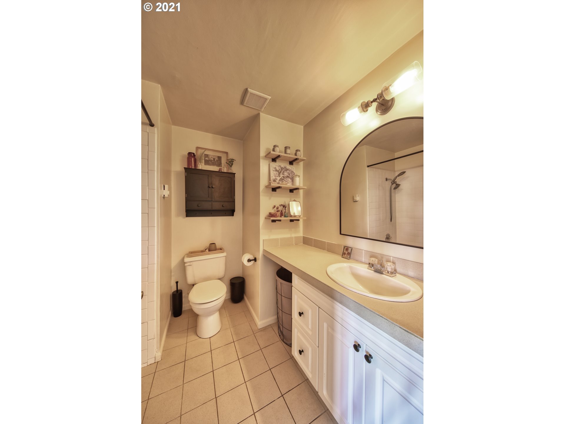 475 Panda Loop Eugene, OR 97401 - Photo 18 of 31 Gallery Image 18