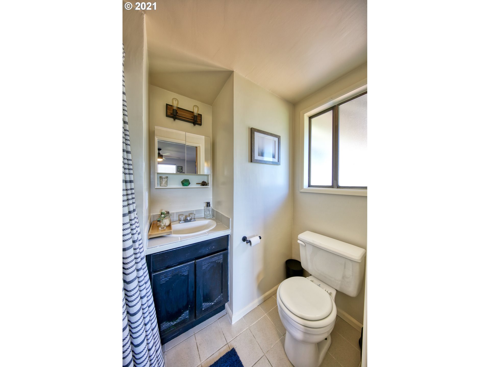 475 Panda Loop Eugene, OR 97401 - Photo 25 of 31 Gallery Image 25