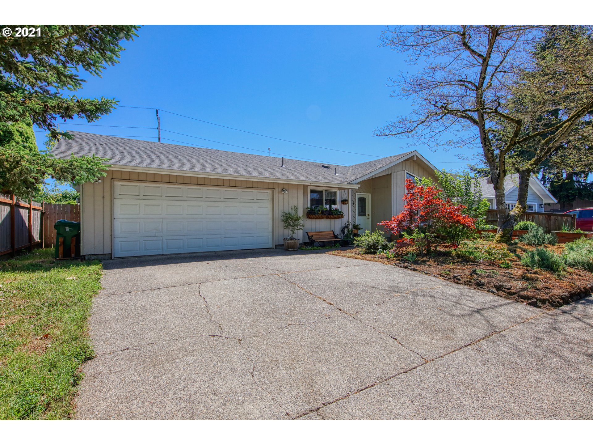 475 Panda Loop Eugene, OR 97401 - Photo 5 of 31 Gallery Image 5