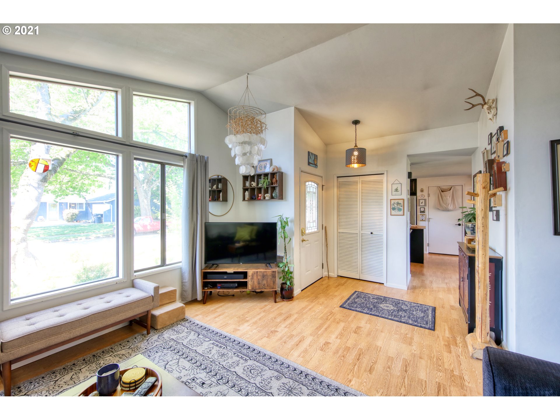 475 Panda Loop Eugene, OR 97401 - Photo 7 of 31 Gallery Image 7