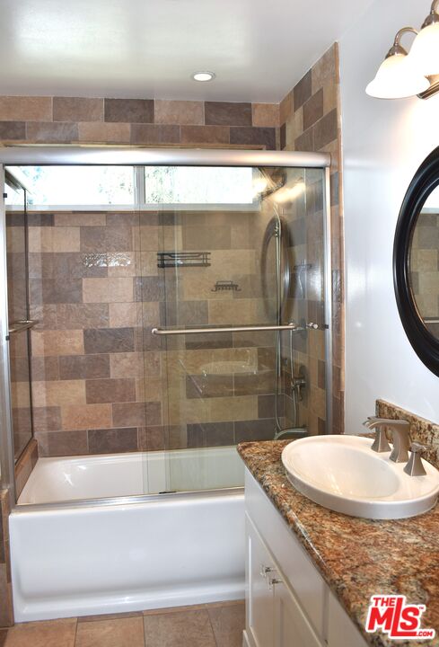 11365 Chalon Road Los Angeles, CA 90049 - Photo 11 of 19